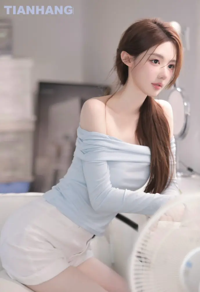 颜相机界面对比图